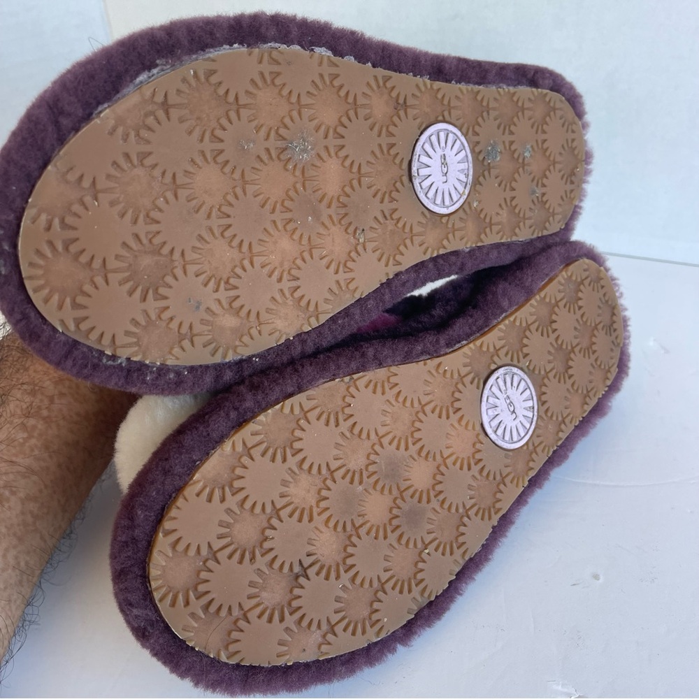 UGG women's fluff yeah slide in berrylicious multi color . Size 9 - Picture 9 of 11
